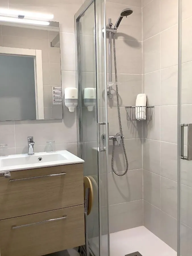 Pension Donostiarra San Sebastián 2*,  İspanya